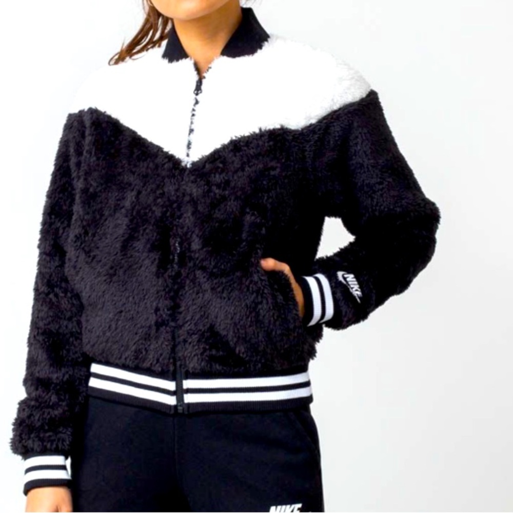 NIKE Womens Size Medium Sherpa zip up bomber jacket NWT